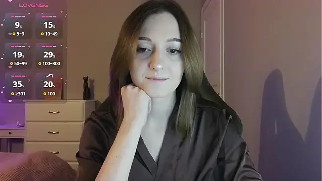 white liillyy online show from April 2026 09:39:33 PM