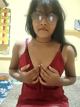 RAYI Queen 2 online show from November 2025 10:36:02 AM