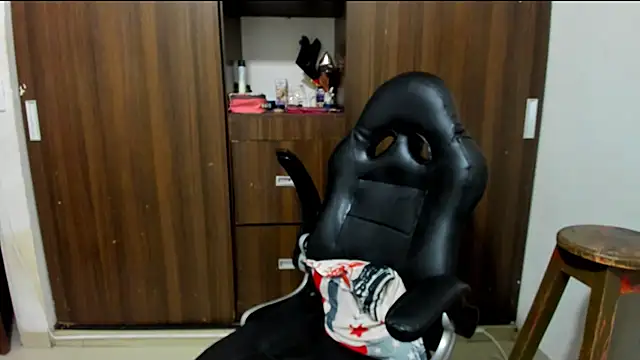 Snapshot of miss_bigcockts chatting on November 2025 01:23:01 PM miss bigcockts online show from November 2025 01:23:01 PM