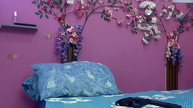 skinnybarbie022 online show from December 2025 12:38:02 AM