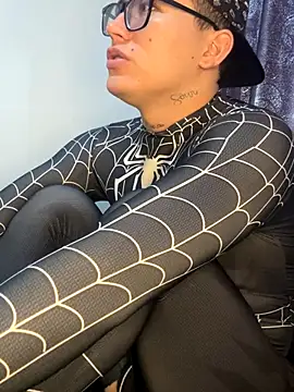 Snapshot of Kurtxxx22 chatting on October 2025 03:57:02 PM Kurtxxx22 online show from October 2025 03:57:02 PM