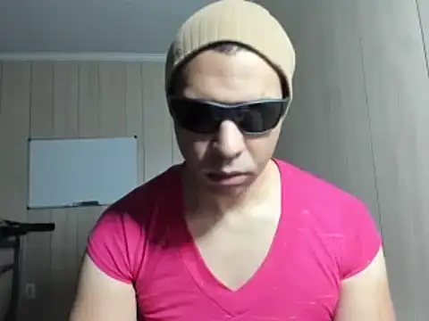 Snapshot of NaturalBeautyQueen chatting on October 2025 09:15:01 AM NaturalBeautyQueen online show from October 2025 09:15:01 AM