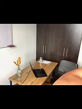 andyzuzka online show from February 2026 03:09:02 PM