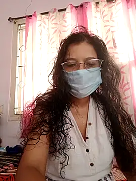 Snapshot of thanusi_2 chatting on July 2026 05:13:01 AM thanusi 2 online show from July 2026 05:13:01 AM