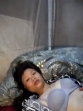 LinhNa999 online show from April 2026 01:07:01 PM