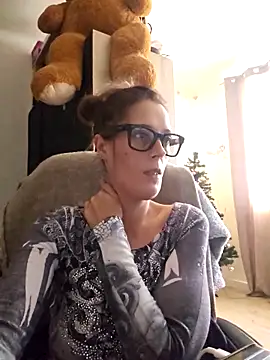 Mila Luciphya online show from December 2025 02:14:02 PM