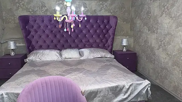 Eloisa Eliot online show from September 2025 02:27:01 PM