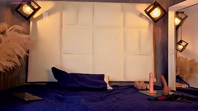 Liam forest  online show from December 2025 05:02:01 AM