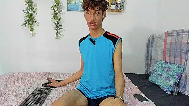 Snapshot of Peterfrost19 chatting on November 2025 03:27:02 AM Peterfrost19 online show from November 2025 03:27:02 AM