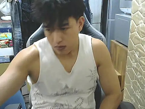 Snapshot of hunterXhan chatting on October 2025 07:06:02 AM hunterXhan online show from October 2025 07:06:02 AM