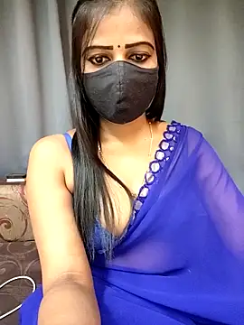 Snapshot of Misss-julli chatting on November 2025 06:46:02 PM Misss-julli online show from November 2025 06:46:02 PM