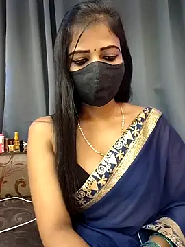 Snapshot of Misss-julli chatting on November 2025 02:48:02 AM Misss-julli online show from November 2025 02:48:02 AM