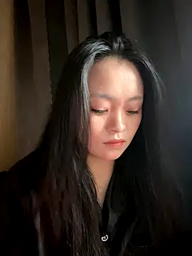 Snapshot of Julia-Elsa chatting on September 2025 03:32:02 AM Julia-Elsa online show from September 2025 03:32:02 AM