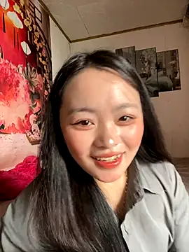 Snapshot of Julia-Elsa chatting on October 2025 04:20:02 AM Julia-Elsa online show from October 2025 04:20:02 AM