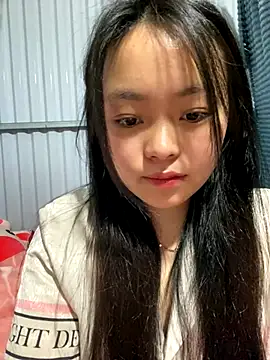 Julia-Elsa online show from December 2025 04:47:02 PM