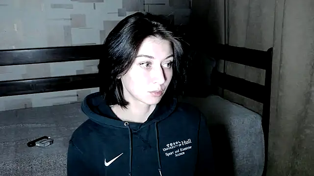 Snapshot of AiryR chatting on September 2025 08:03:01 PM AiryR online show from September 2025 08:03:01 PM