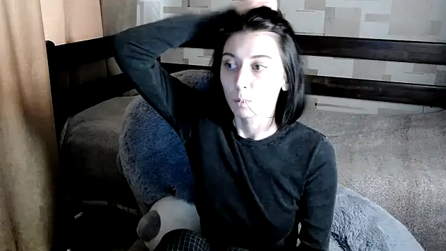 Snapshot of AiryR chatting on October 2025 11:43:01 AM AiryR online show from October 2025 11:43:01 AM