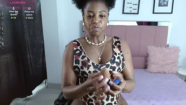 Lele F w online show from November 2025 07:47:01 PM