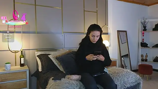 Lina Montclair online show from March 2026 01:16:01 PM