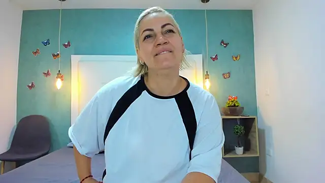 Snapshot of Heidy_milf chatting on September 2025 08:32:02 PM Heidy milf online show from September 2025 08:32:02 PM