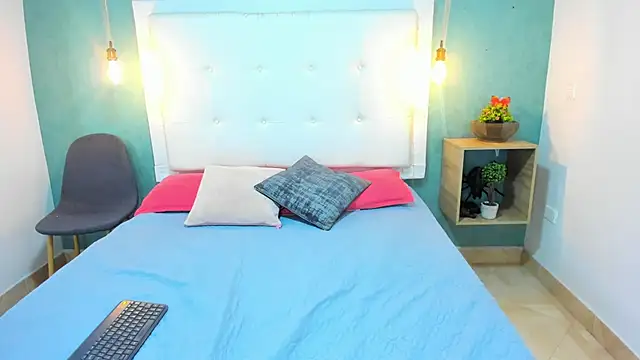 Snapshot of Heidy_milf chatting on November 2025 08:16:01 PM Heidy milf online show from November 2025 08:16:01 PM