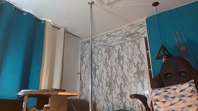 Snapshot of hanna_mooreee chatting on November 2025 06:29:01 PM hanna mooreee online show from November 2025 06:29:01 PM