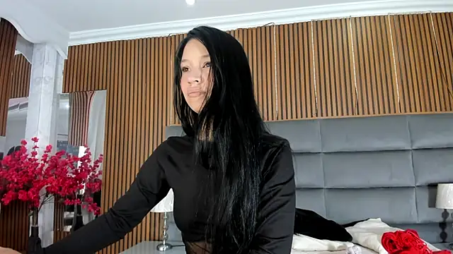 Sophie Calloway online show from April 2026 01:17:02 PM