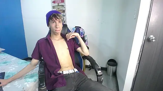 Snapshot of CupcakeeBoy chatting on October 2025 01:11:01 PM CupcakeeBoy online show from October 2025 01:11:01 PM