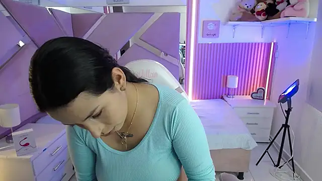 Mia garcia28 online show from November 2025 07:46:02 PM