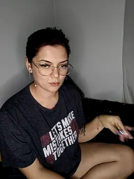 Snapshot of LadyNora chatting on April 2026 08:07:02 PM LadyNora online show from April 2026 08:07:02 PM