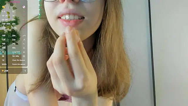 Xonalenei online show from February 2026 08:12:02 PM