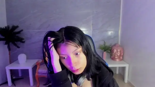 verana s online show from October 2025 08:00:02 PM