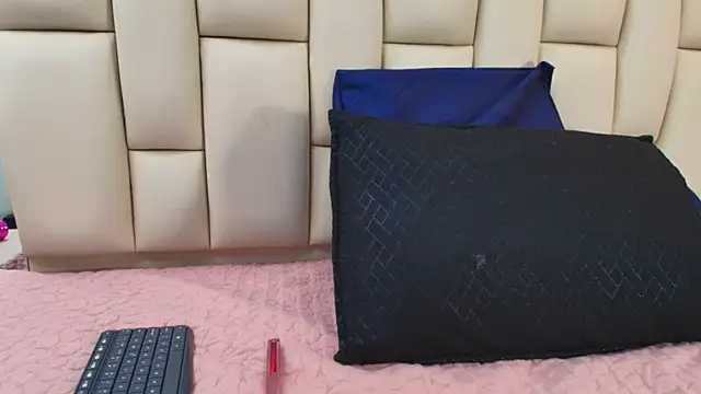 sweet amye online show from November 2025 07:12:01 PM