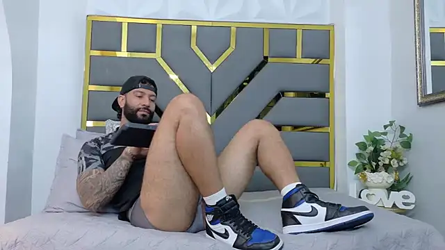 yorbymaxx online show from October 2025 02:17:02 PM