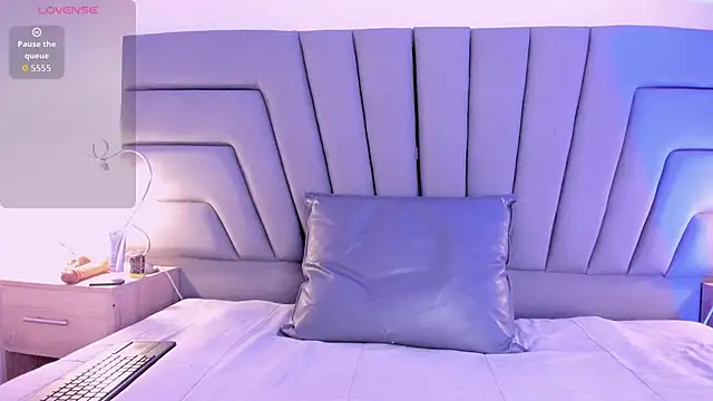 Maia 520 online show from April 2026 07:58:02 PM