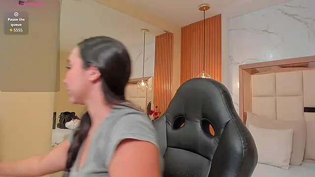 Snapshot of julieta_rosee chatting on June 2026 10:33:02 PM julieta rosee online show from June 2026 10:33:02 PM