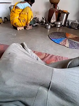 RAYI Queen 3 online show from November 2025 03:17:01 AM