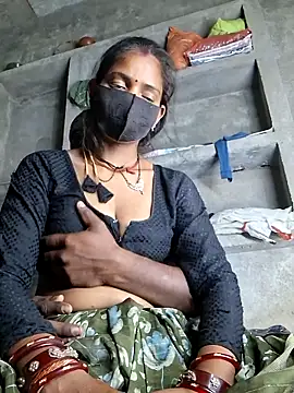 RAYI Queen 3 online show from March 2026 10:32:01 PM