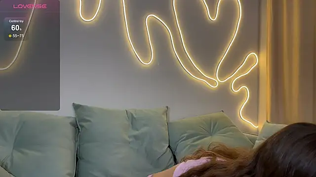 Eva Collinss online show from October 2025 02:29:01 AM