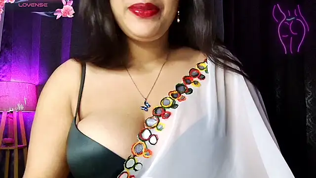 Snapshot of MissNasha chatting on December 2025 01:11:01 AM MissNasha online show from December 2025 01:11:01 AM