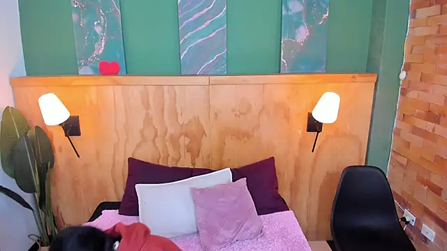 milavega  online show from December 2025 12:03:02 PM