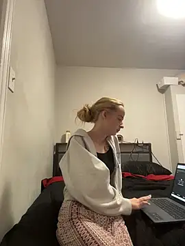 SeccySerena online show from February 2026 05:33:01 PM