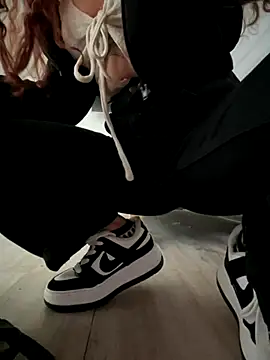 Sallem Pink online show from November 2025 11:43:02 AM