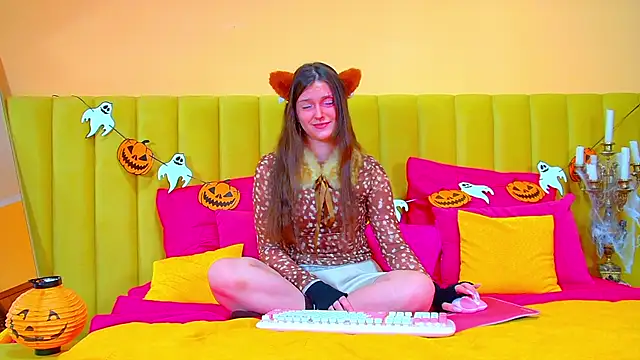 Snapshot of JessicaJewells chatting on October 2025 06:50:02 AM JessicaJewells online show from October 2025 06:50:02 AM