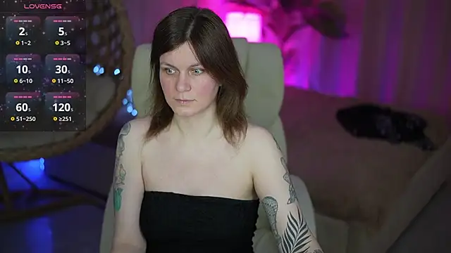 Snapshot of TinaMelt chatting on May 2026 06:49:01 PM TinaMelt online show from May 2026 06:49:01 PM