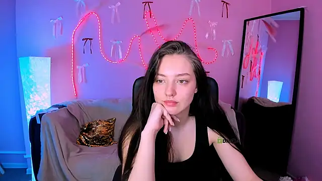 eva smiith  online show from March 2026 06:39:01 AM