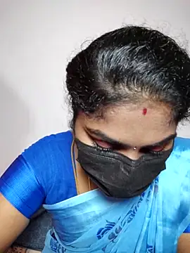 Snapshot of Tamil_Princess12 chatting on November 2025 06:32:01 PM Tamil Princess12 online show from November 2025 06:32:01 PM