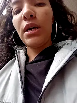 mia blue01 online show from October 2025 04:27:01 PM