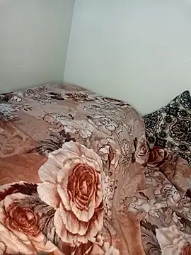 Queen-15 online show from October 2025 01:19:01 AM