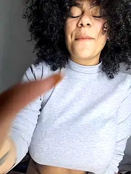 Yerystar online show from October 2025 07:32:02 PM